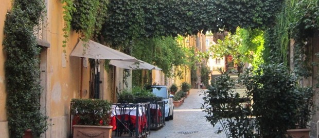 The Laneway of Artists and Art Lovers