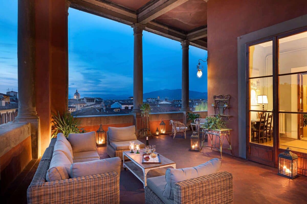loggia roof bar palazzo guadagni florence