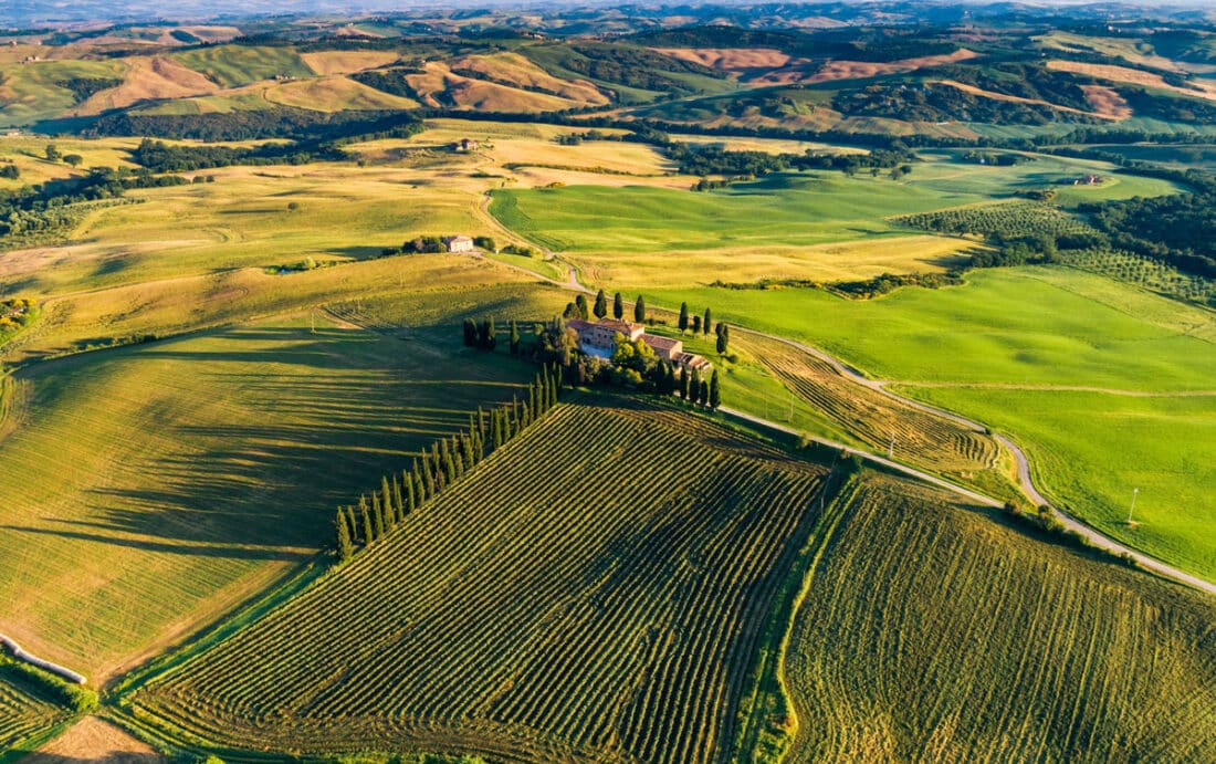 where to travel in tuscany by train