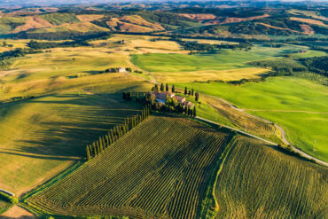 where to travel in tuscany by train