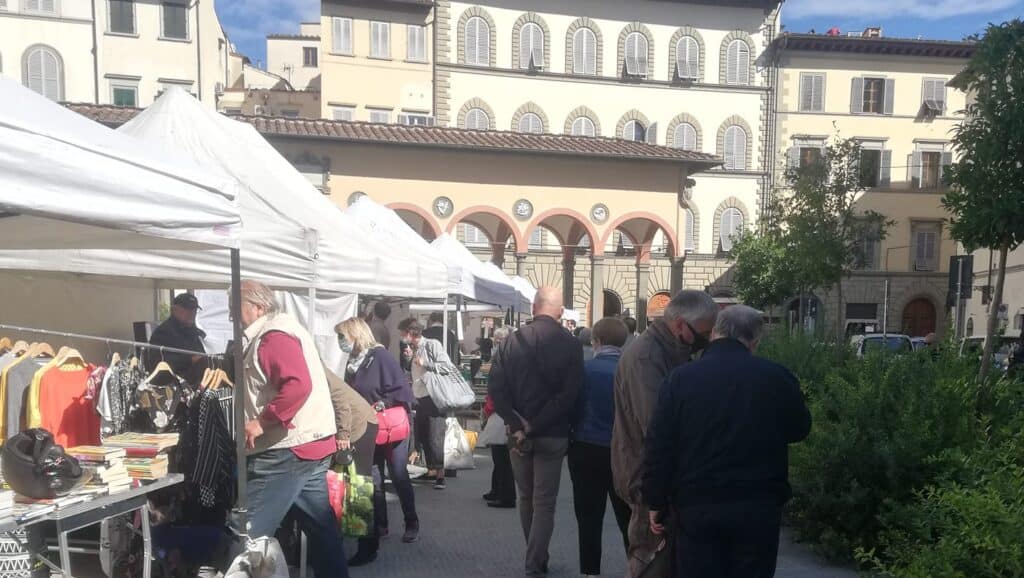 piazza ciompi market
