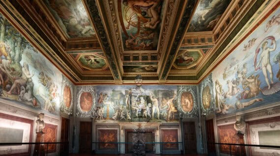 liu-bolin-hiding-in-florence-exhibition