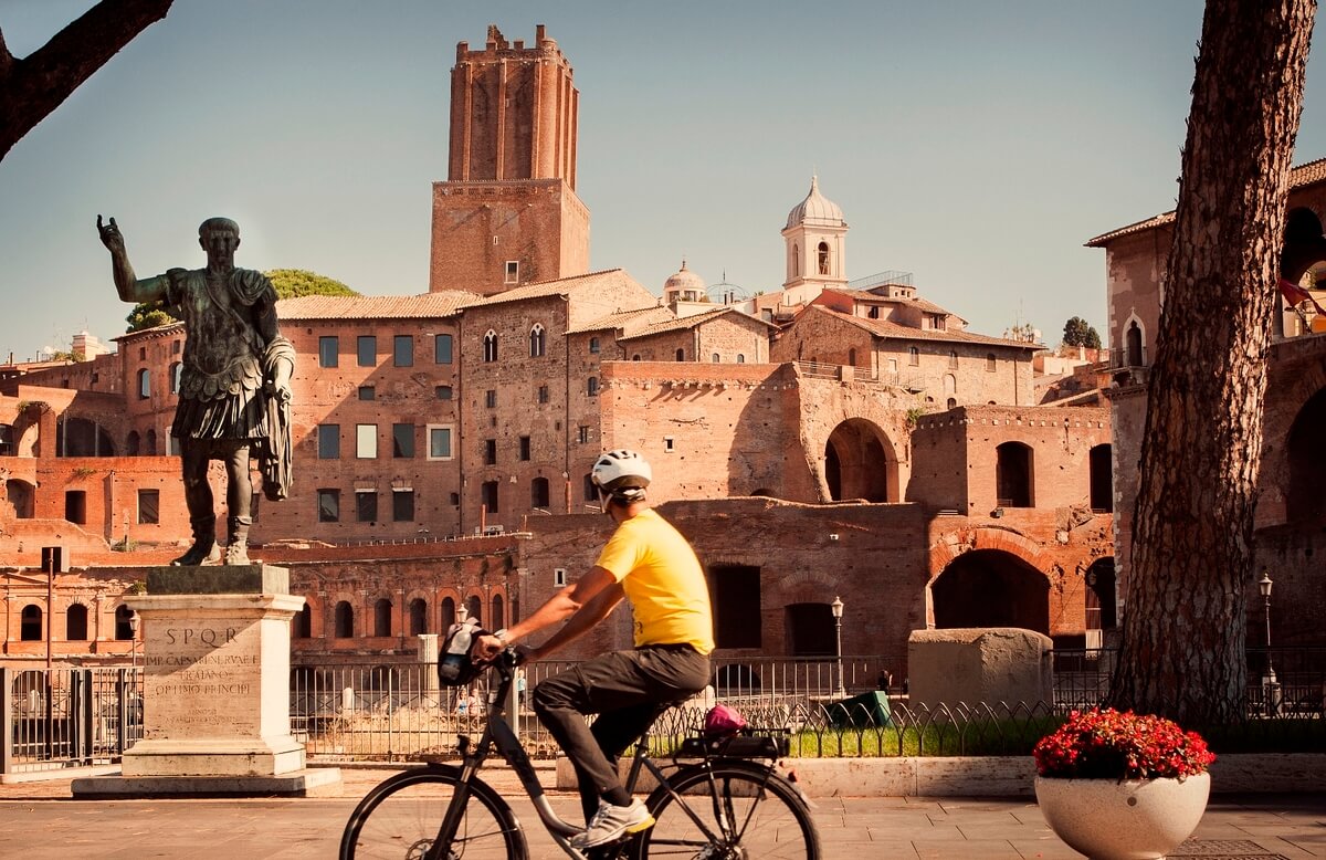 Rome Bike City Center Tour (E-bike, 4 hours)