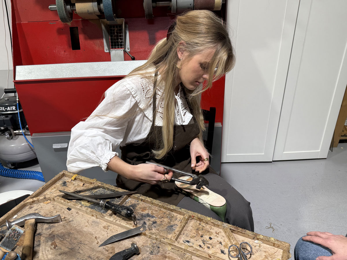 Sandal-making workshop in Rome