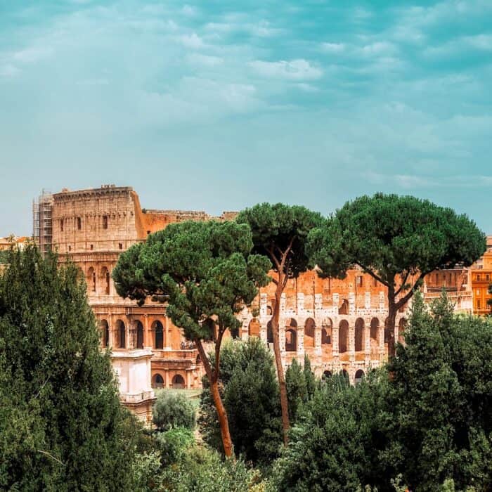Con questo tour puoi visitare il Colosseo, la Cappella Sistina e il Vaticano in un giorno con accesso prioritario saltando le file.