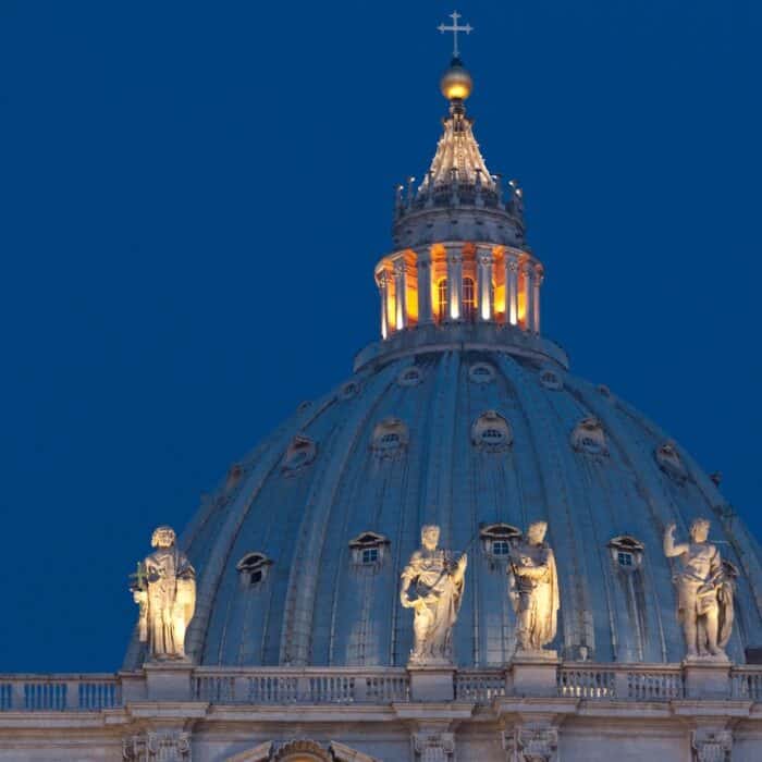 Tour guidato di Roma di notte con autista privato