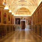vatican-city-tour-with-necropolis