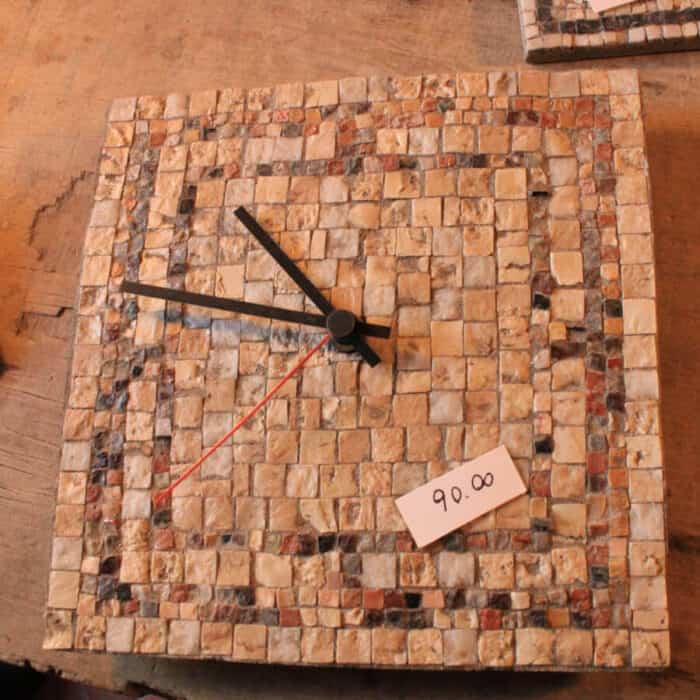 Working mosaic tile clock