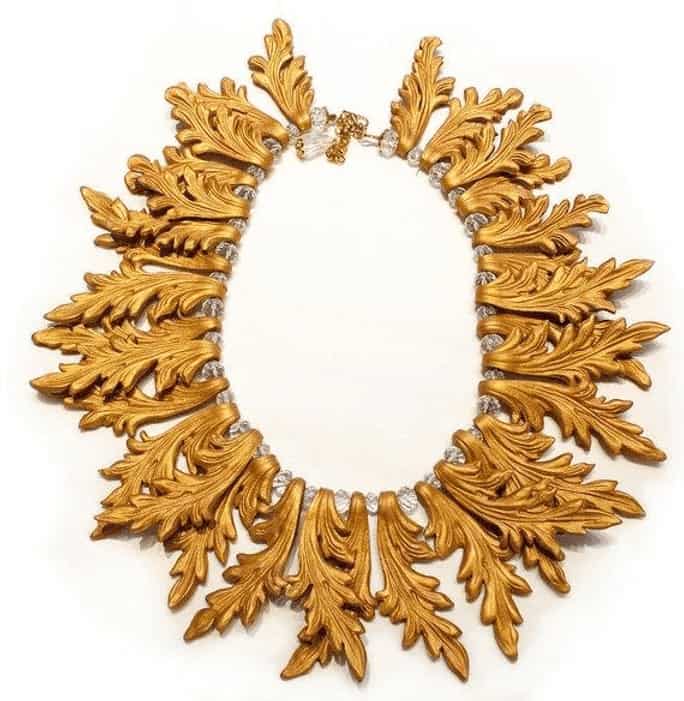 Frame Necklace - baroque style