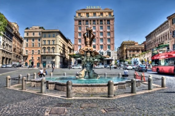 Fontana-Tritone-bernini-rome