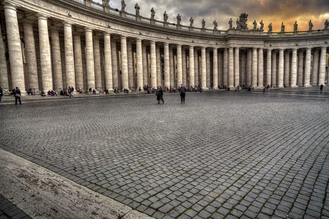 colonnato-san-pietro-bernini-rome