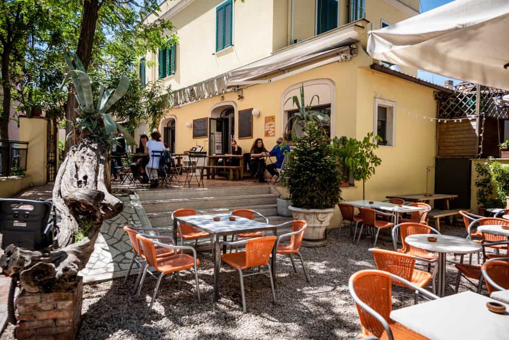 RESTAURANTS / Dining Al Fresco in Rome