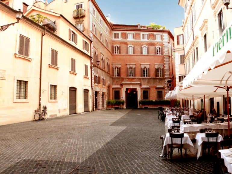 RESTAURANTS / Dining Al Fresco in Rome