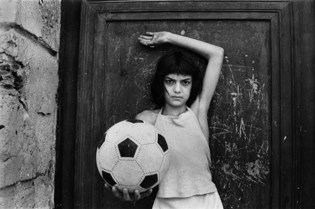 letizia battagli bambina con il pallone