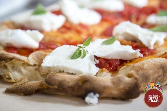 La Città della Pizza : The City of Pizza