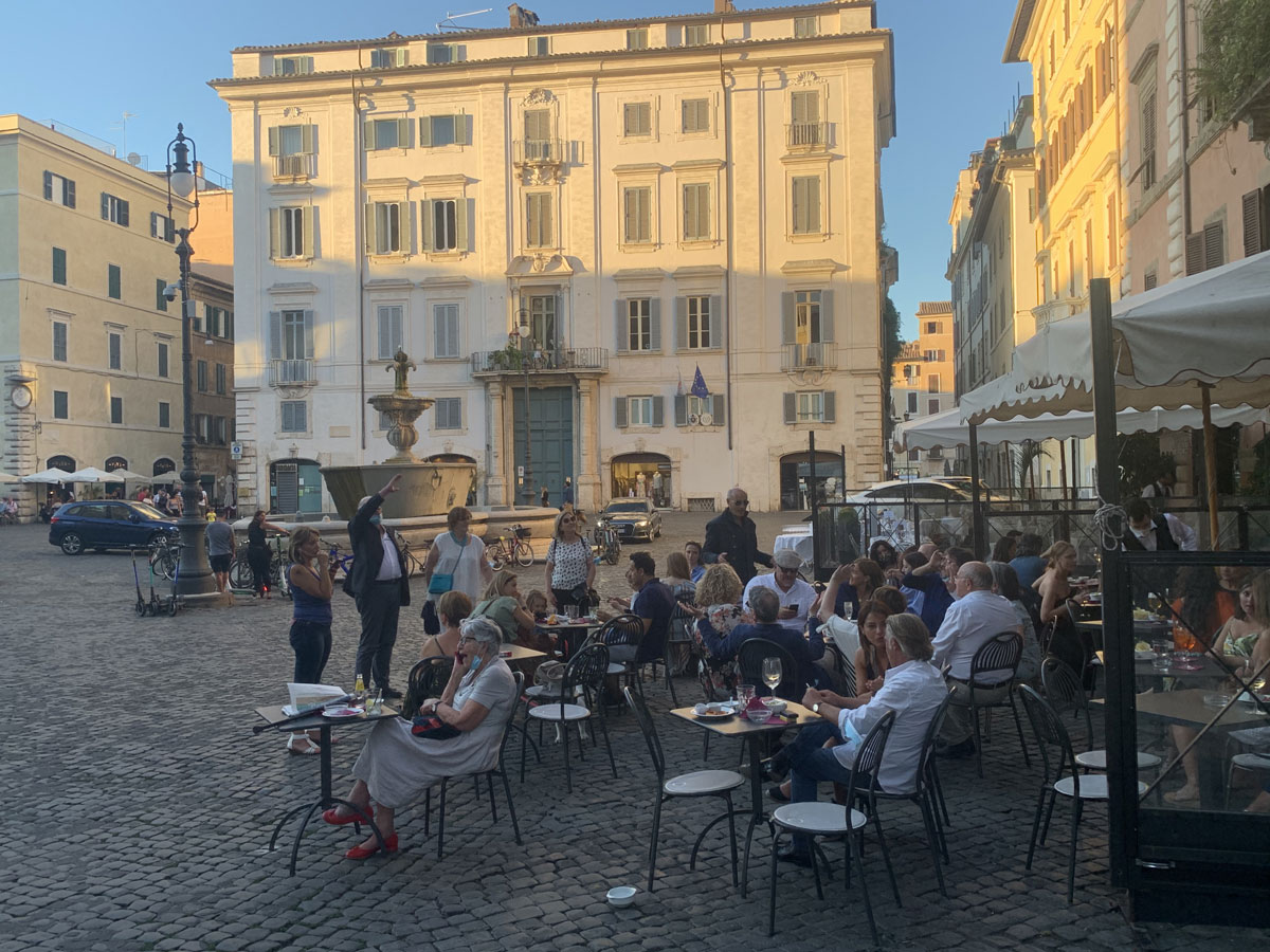 bars-around-campo-de-fiori-rome