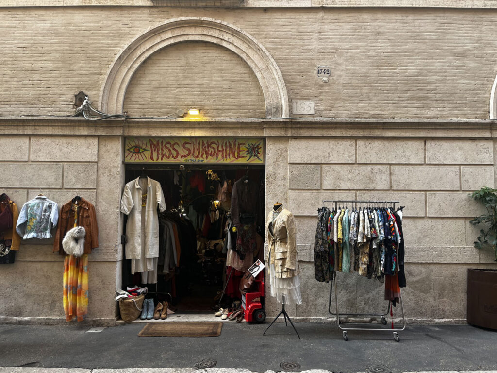miss-sunshine-vintage-shop-rome