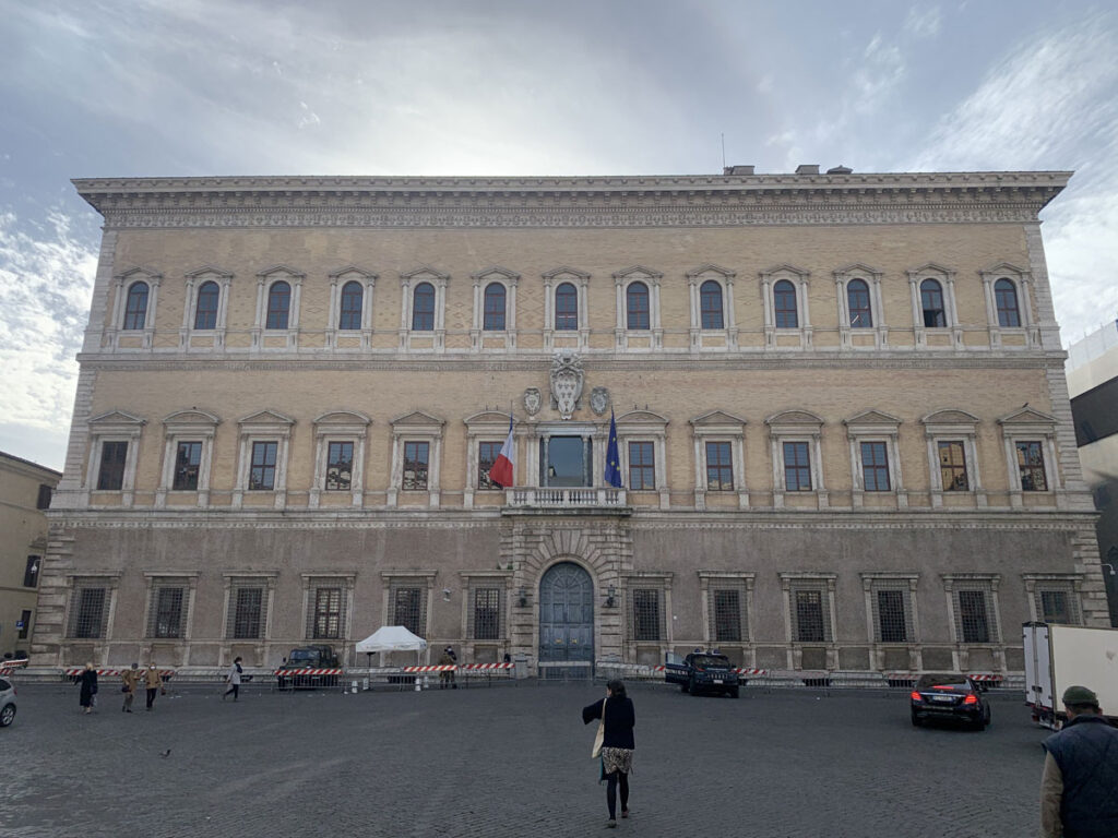 palazzo-farnese-rome