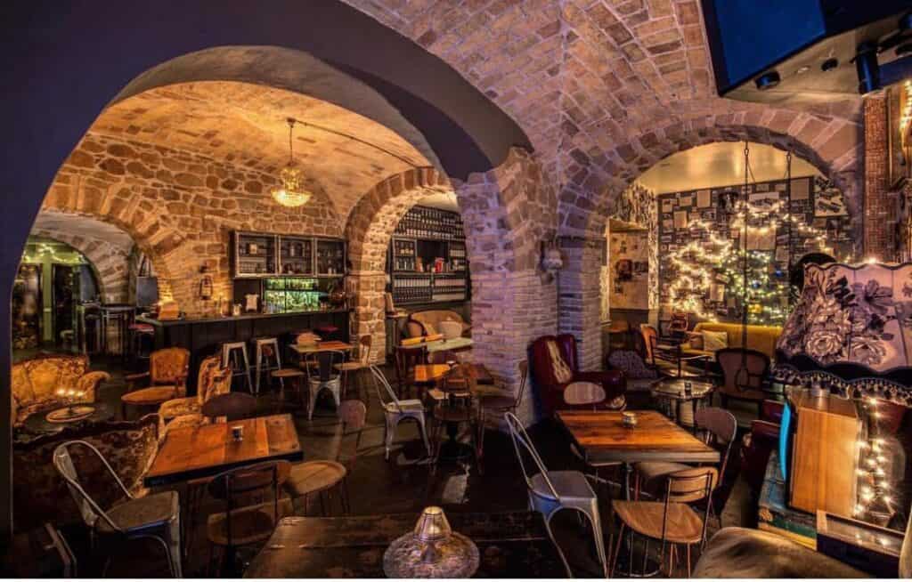the race club speakeasy rome colosseo