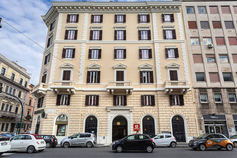 MEININGER Hotel Roma Termini Convenient, Modern, Central Romeing
