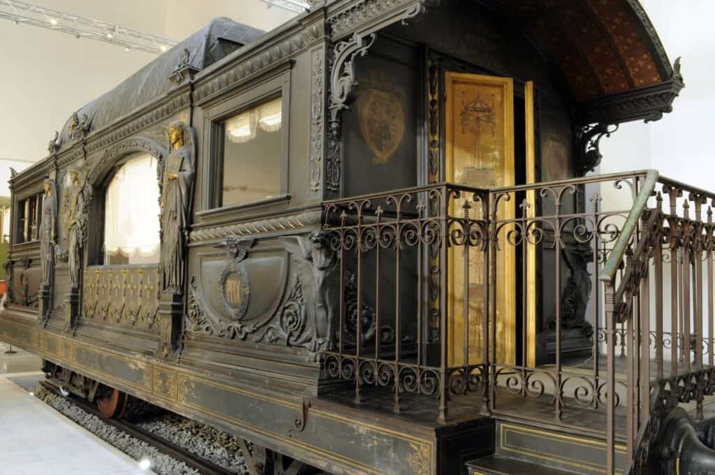 pope train