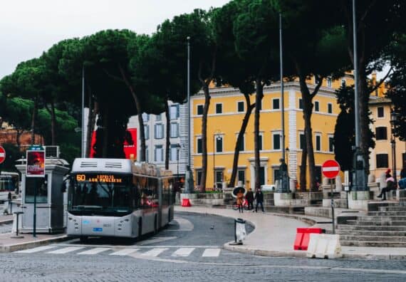 how to buy a bus ticket in Rome
