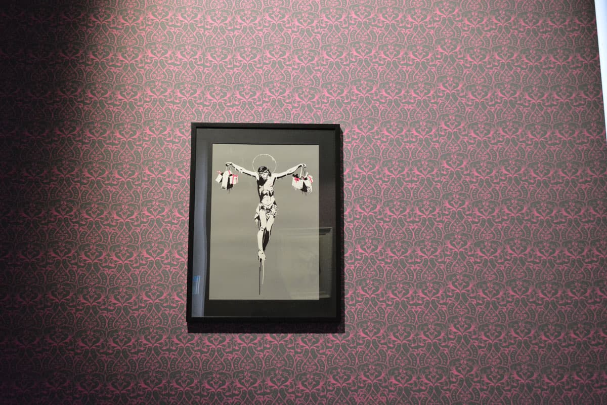 Christ with Shopping Bags - Banksy al Chiostro del Bramante Roma