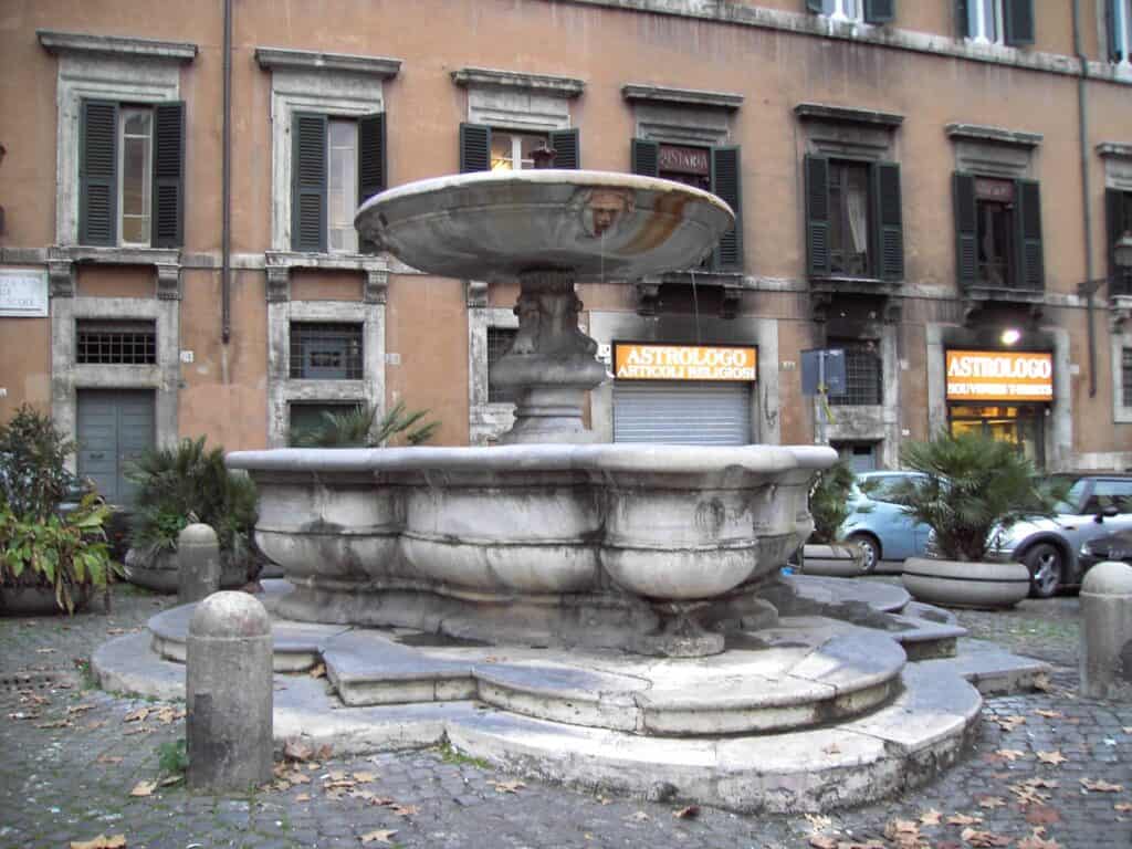 Piazza delle Cinque Scola - Quartiere Ebraico Roma