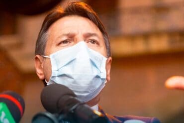 Covid-19: Italy imposes new restrictions