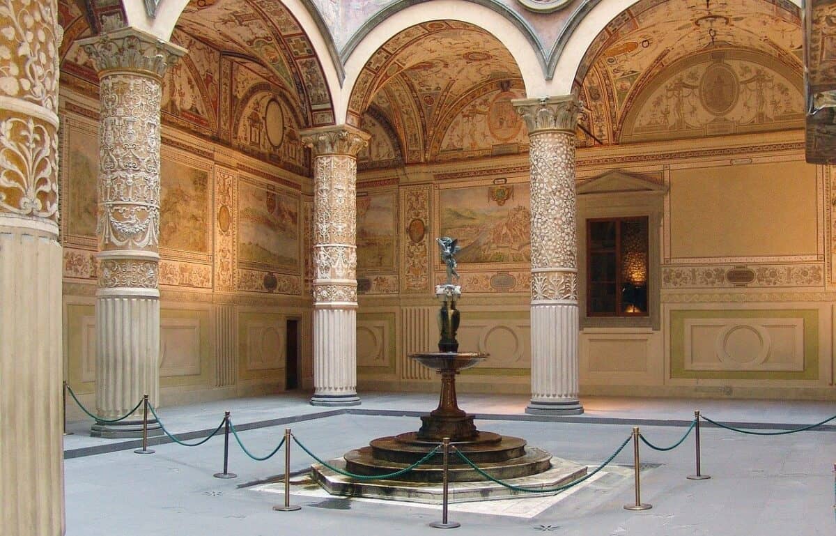 palazzo vecchio courtyard