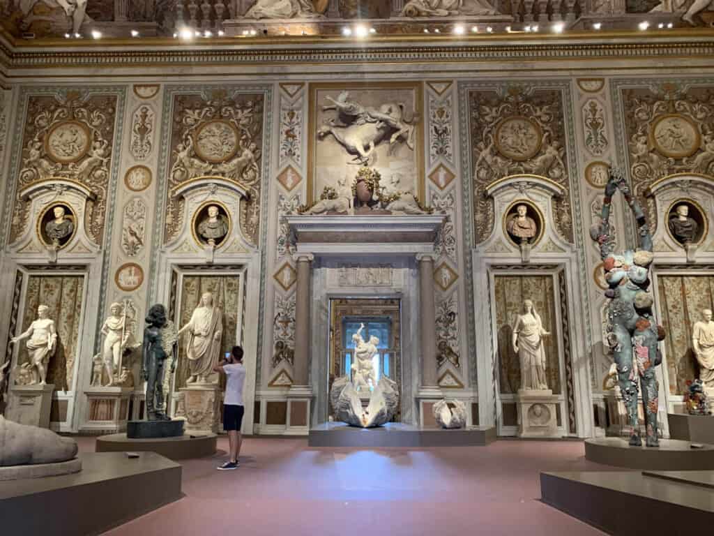 damien-hirst-borghese-gallery-rome