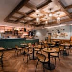 MiT by DoubleTree Hilton is the new spot for coffee lovers in Monti: with a brewery, a partnership with Lavazza. and their own chef preparing light meals.