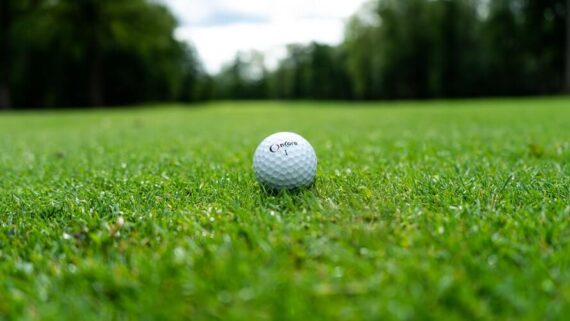 Where can you play golf in Rome? There are several fields and courses both in the city center and outside of it.