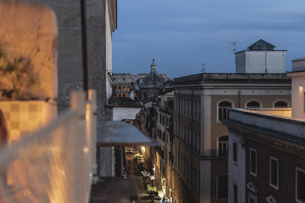 Rooftop Spritzeria Monti: aperitivo with a view of the Colosseum - Romeing