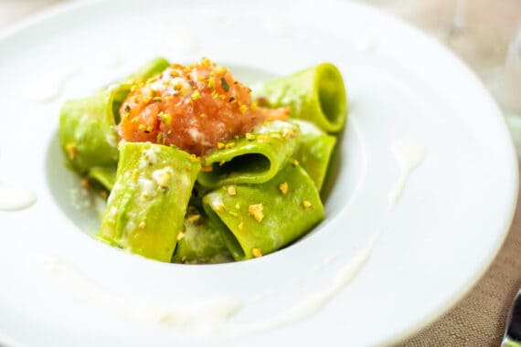 Mare Nostrum Seafood è un ristorante di pesce a Roma con ispirazione siciliana che omaggia tutte le terre bagnate dal Mediterraneo.