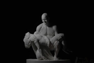 JAGO. The Exhibition: how static sculptures meet the pulsing rhythms of Rome