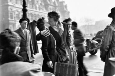 Robert Doisneau’s Photography Reveals Wonder and Disorder at the Ara Pacis Museum