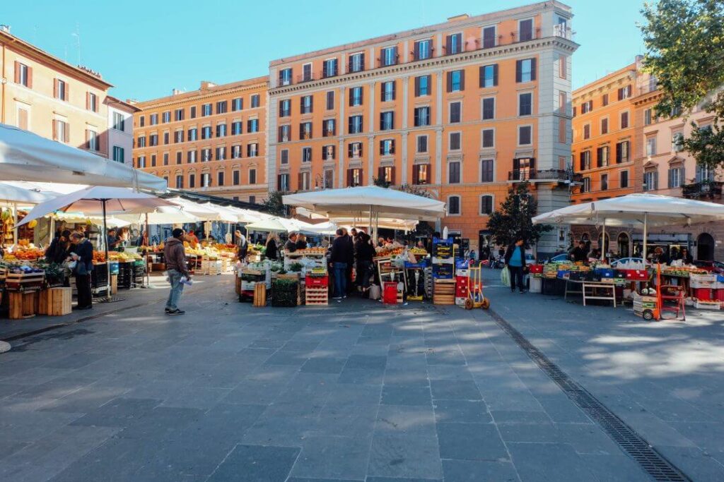 IMAGE 1 Piazza San Cosimato