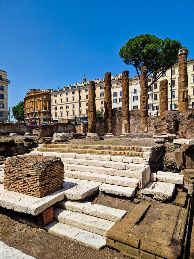 Largo-Argentina-Archeological-Site-in-Rome