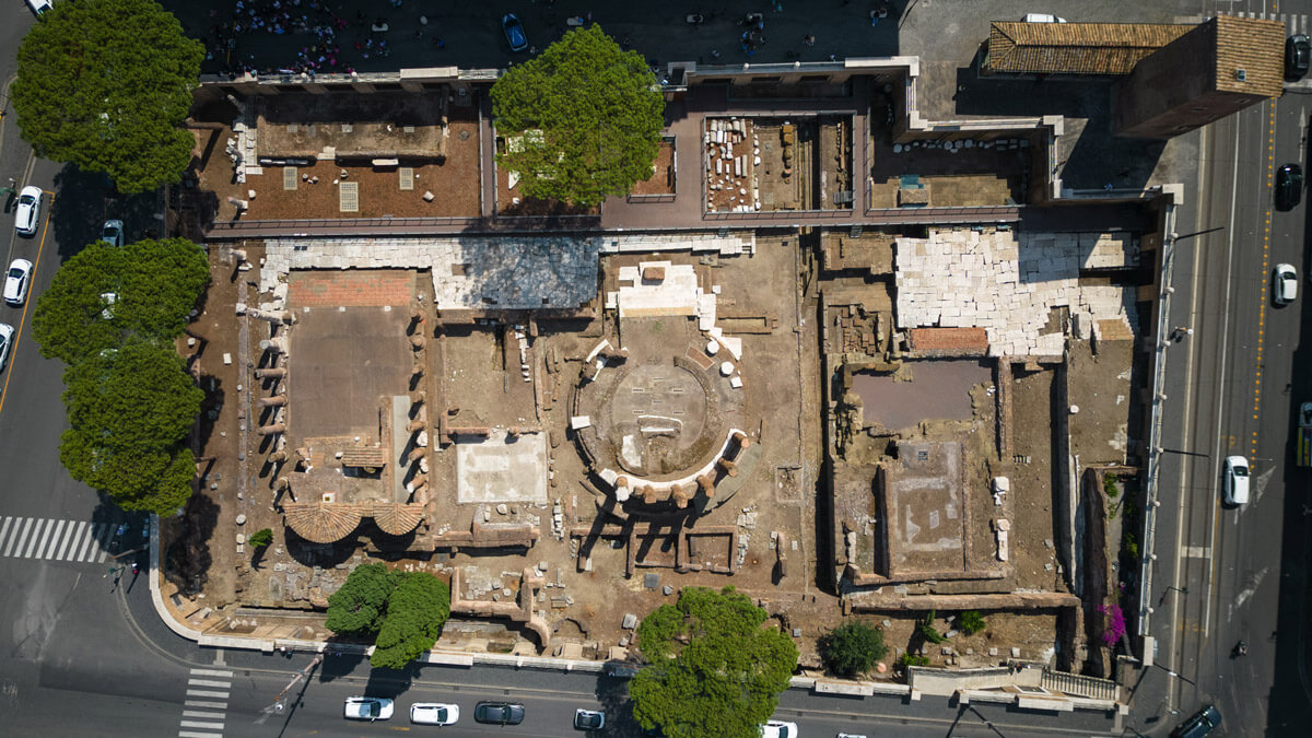 Largo-Argentina-Archeological-Site-in-Rome