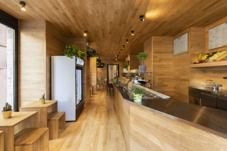 Market: Juice and Salad Bar in Rome's centro storico