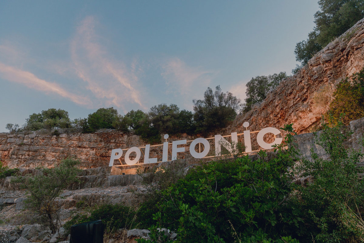 Polifonic-cover