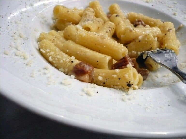 How much does it cost to eat in Rome