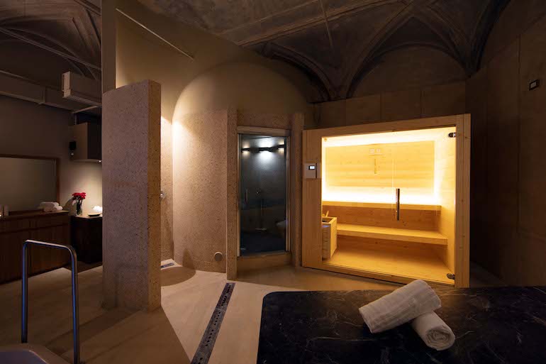 BAHR: English-Speaking Nail Bar, Hair Salon and Spa in Rome