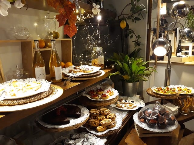 sweets at caffe novecento in rome