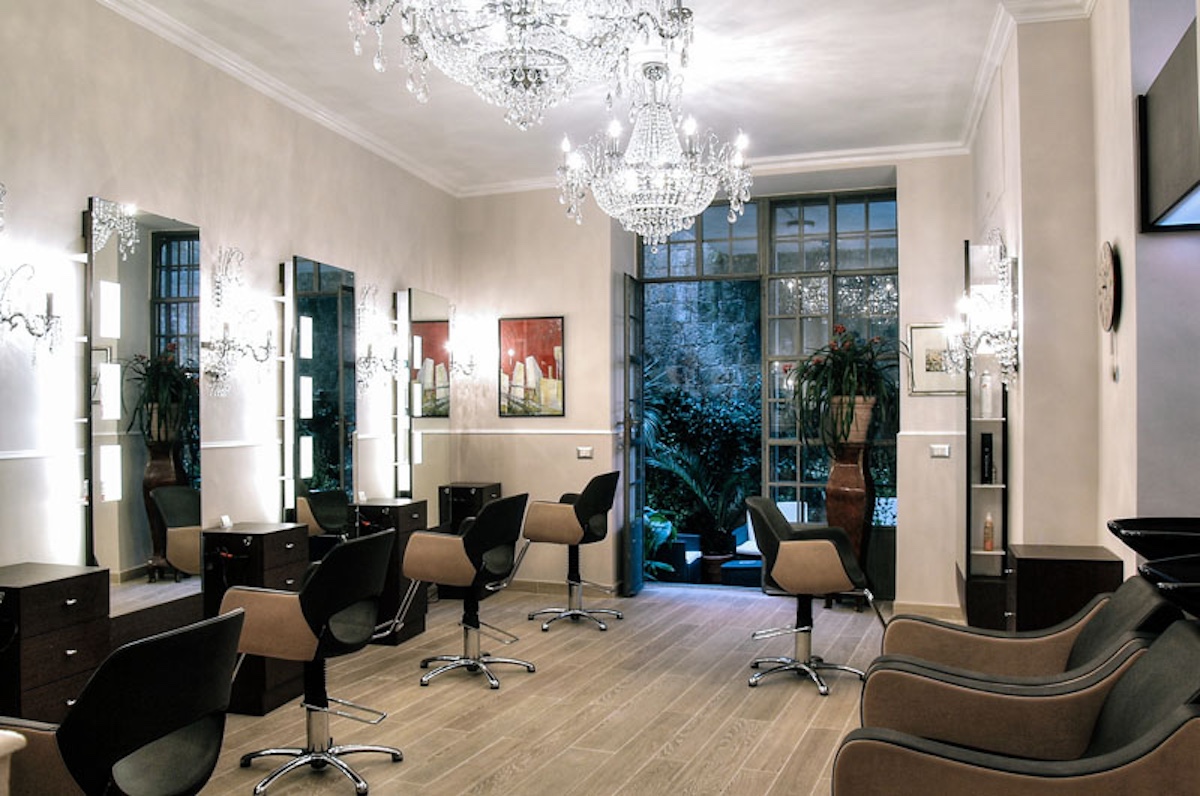 English-speaking hair salons