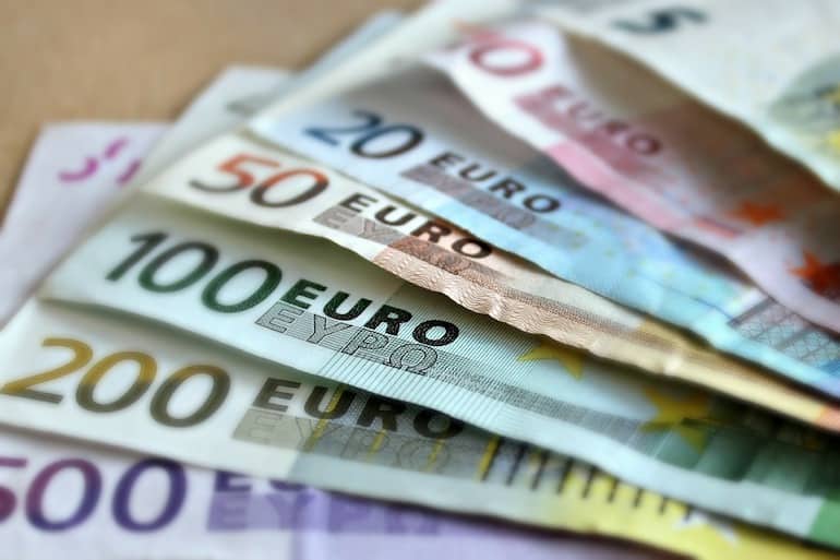 Paying Rent in Italy