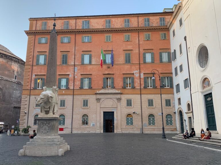 piazza della minerva in rome