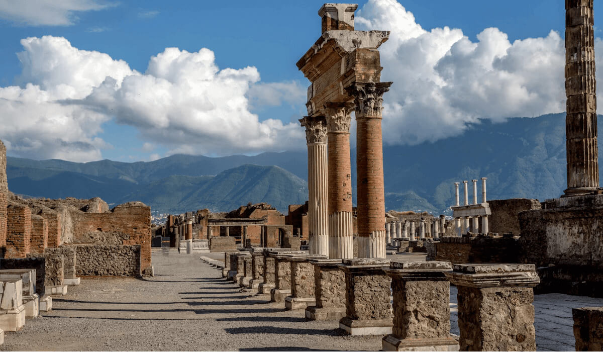 visit pompeii
