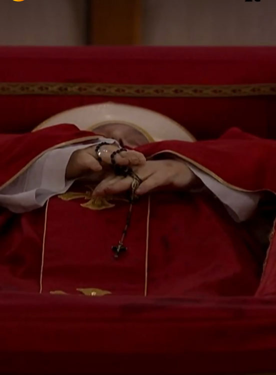 pope-francis-Lying-in-state